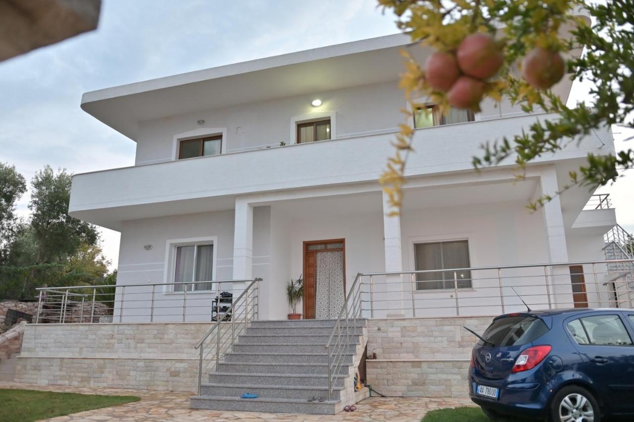 Mana Apartments Ksamil Esterno foto