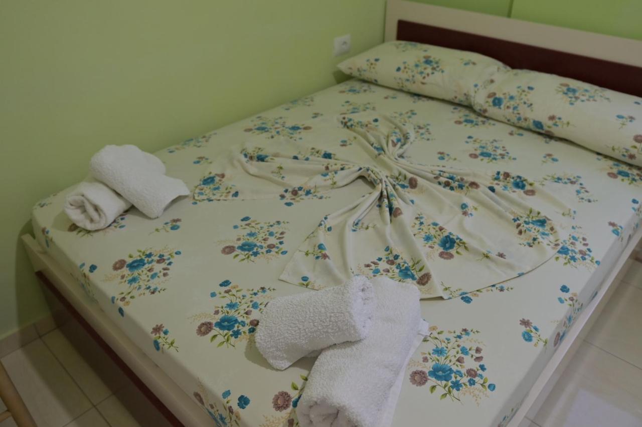 Mana Apartments Ksamil Esterno foto