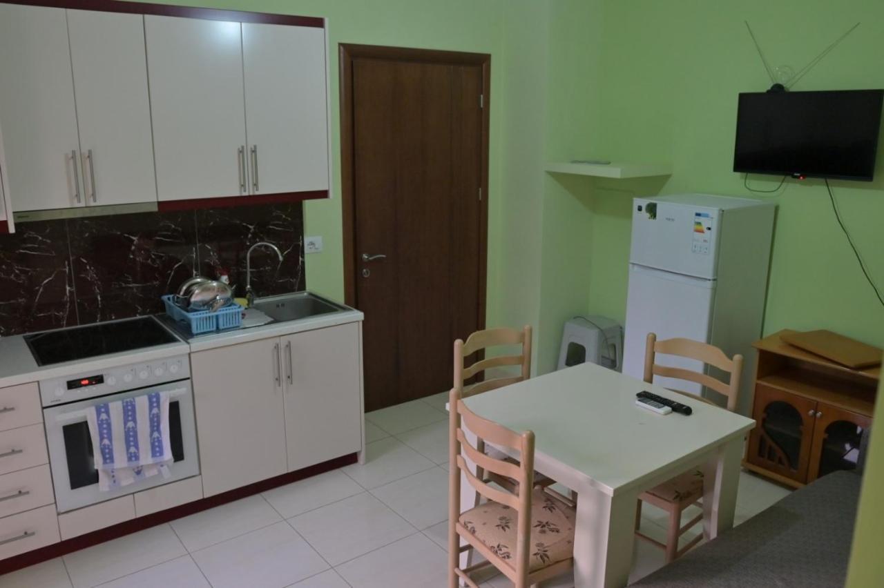 Mana Apartments Ksamil Esterno foto