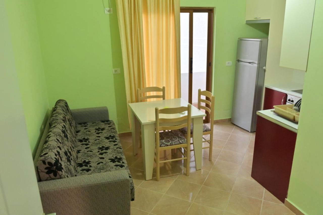 Mana Apartments Ksamil Esterno foto