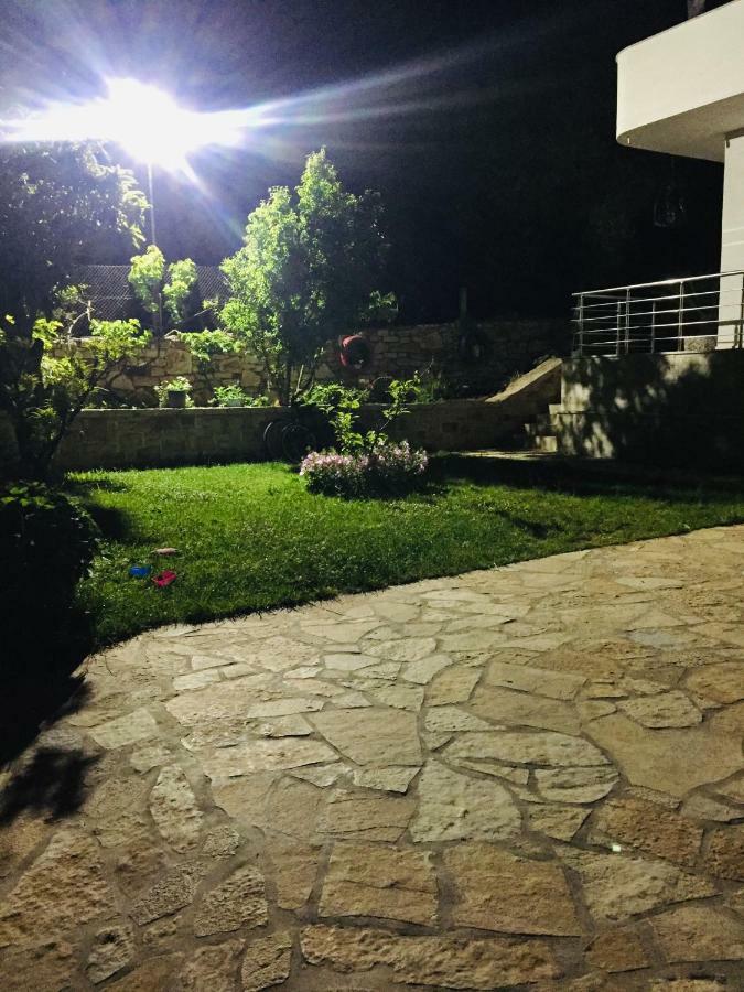 Mana Apartments Ksamil Esterno foto