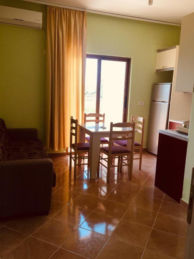 Mana Apartments Ksamil Esterno foto